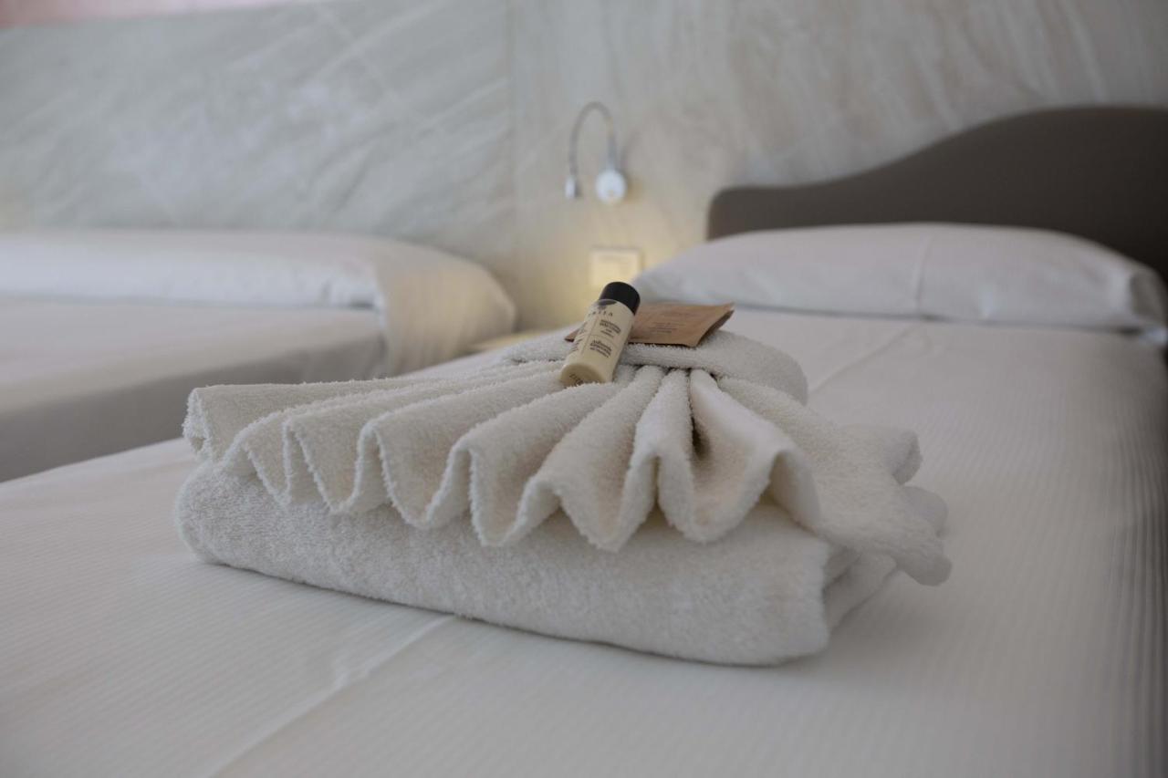 Hotel Confort Римини Екстериор снимка